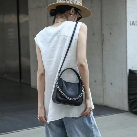 Chunky metal chain square shape X-body bag